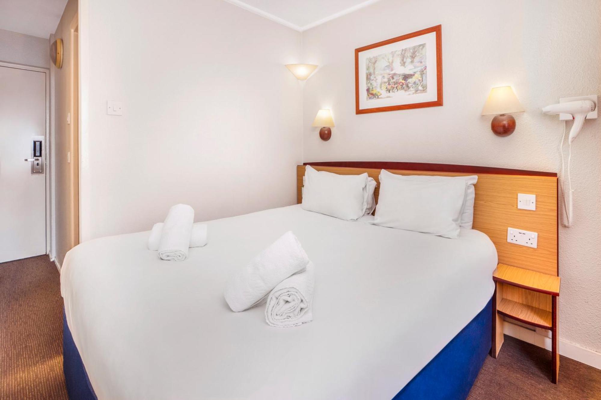 Hotel Campanile Manchester 2*
