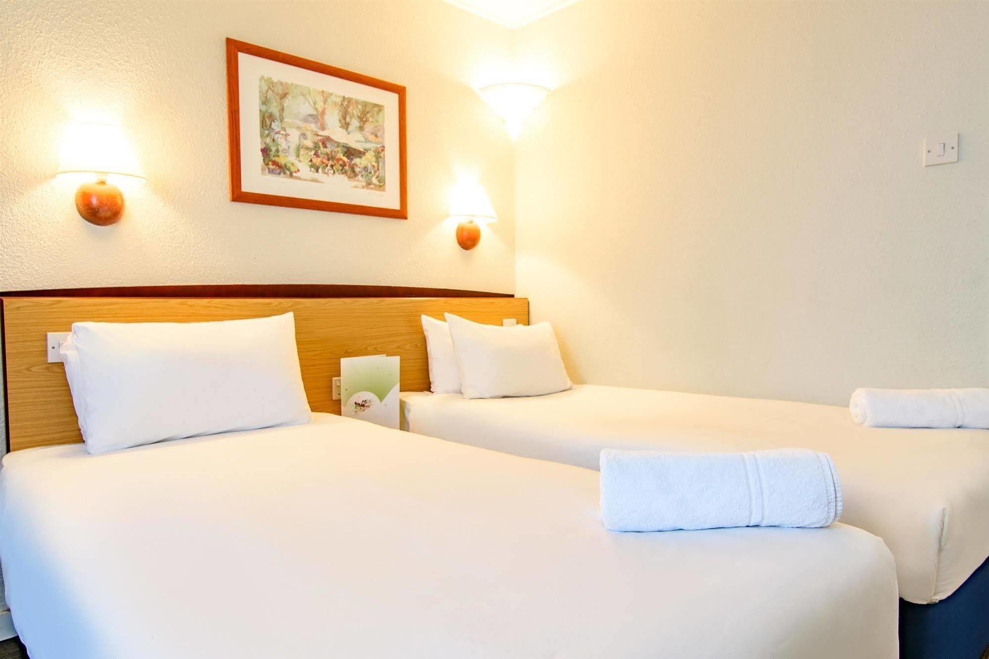 Campanile Manchester Hotel 2*
